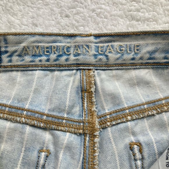American Eagle High Rise Mom Jeans - Picture 5 of 6